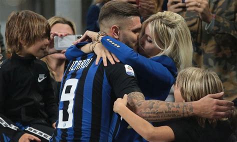 regala rolex a tutta la squadra|INTER, Icardi regala un Rolex a tutta la squadra .